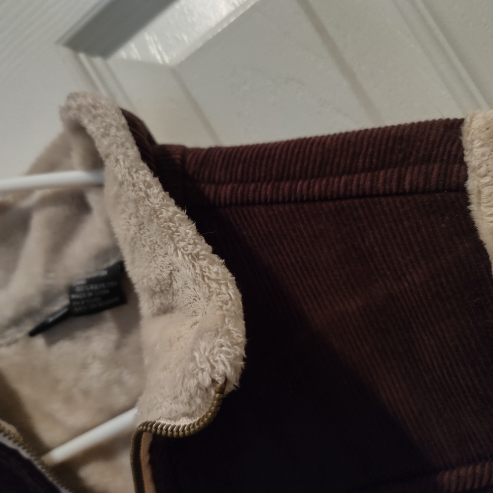 Vest - Picture 5 of 5